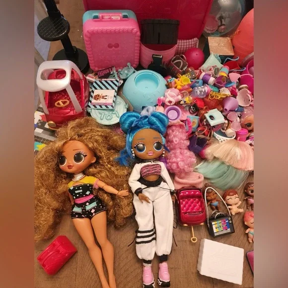 LOL Surprise Doll Large Lot Of Dolls Pets Babies & Accessories - Picture 5 of 6